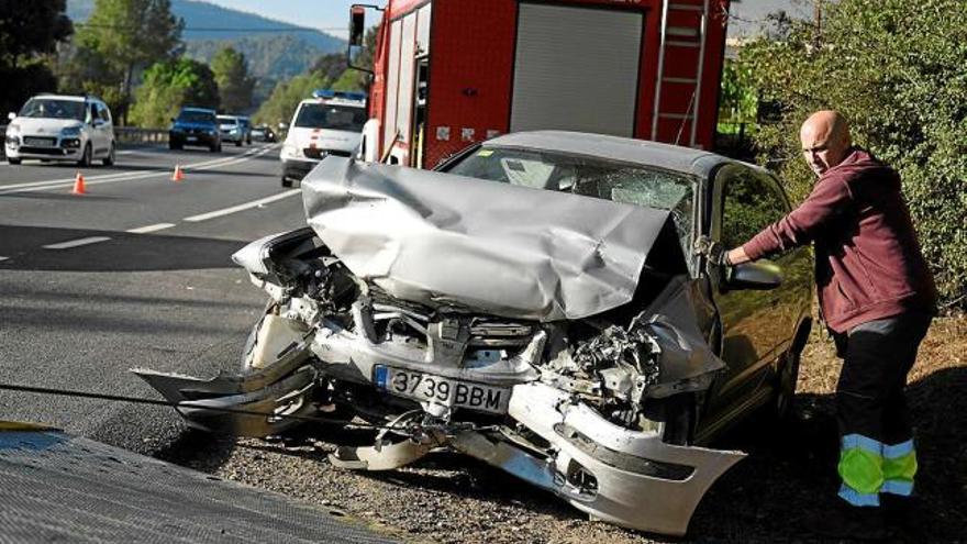 Cinc ferits, quatre de greus, en un accident a Castellbell que obliga a obrir el peatge