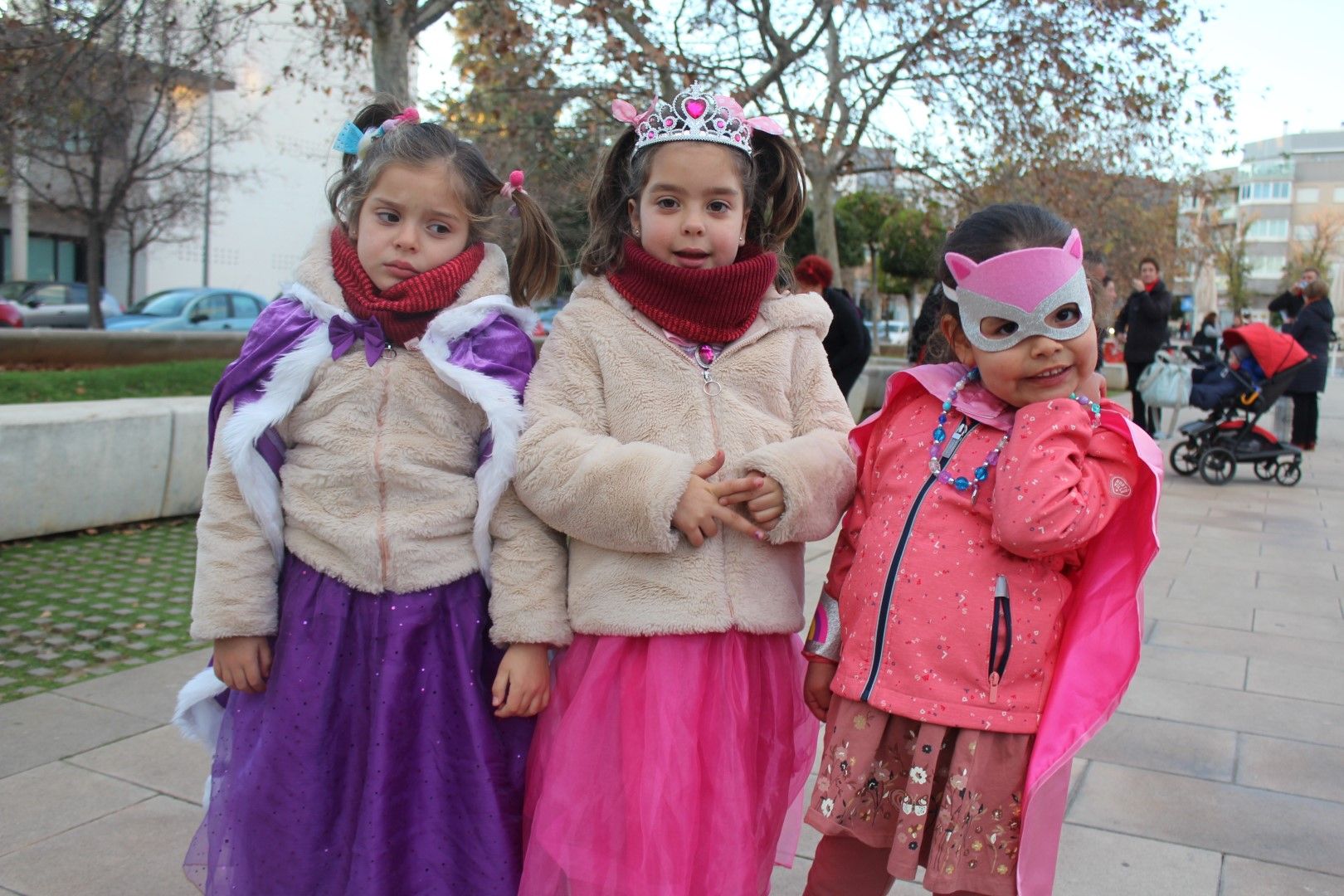 El Día de Peñas y el desfile infantil de disfraces de las fiestas de Benicàssim, en imágenes