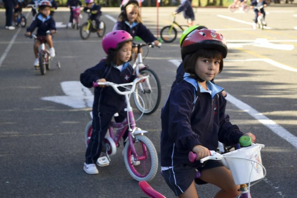 Día de la Bici en el colegio de la Dominicas de Gijón