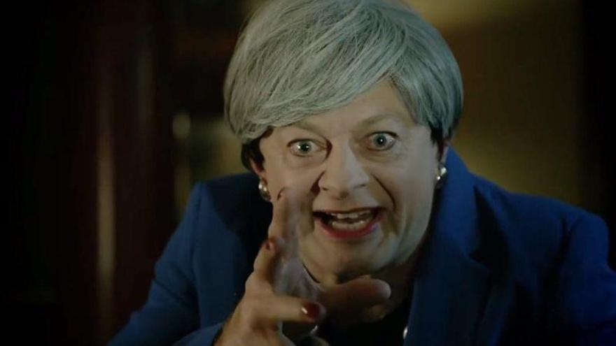 El actor Andy Serkis convierte a Theresa May en Gollum | VÍDEO