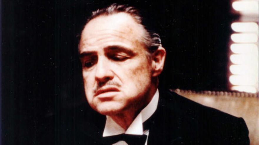 Marlon Brando como Vito Corleone.