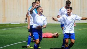 Tana, celebrando un gol con su nuevo equipo