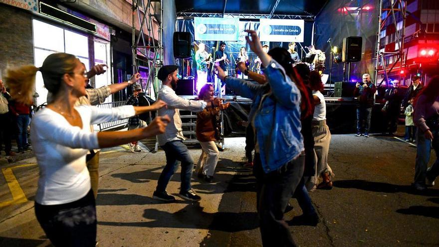 Las fiestas de O Ventorrillo, en A Coruña, finalizan este lunes con sevillanas y batalla de gallos
