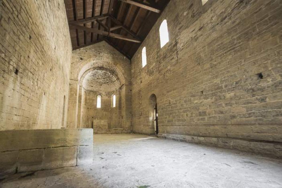 Interior de la ermita del antiguo monasterio de San Adrián de Sasabe