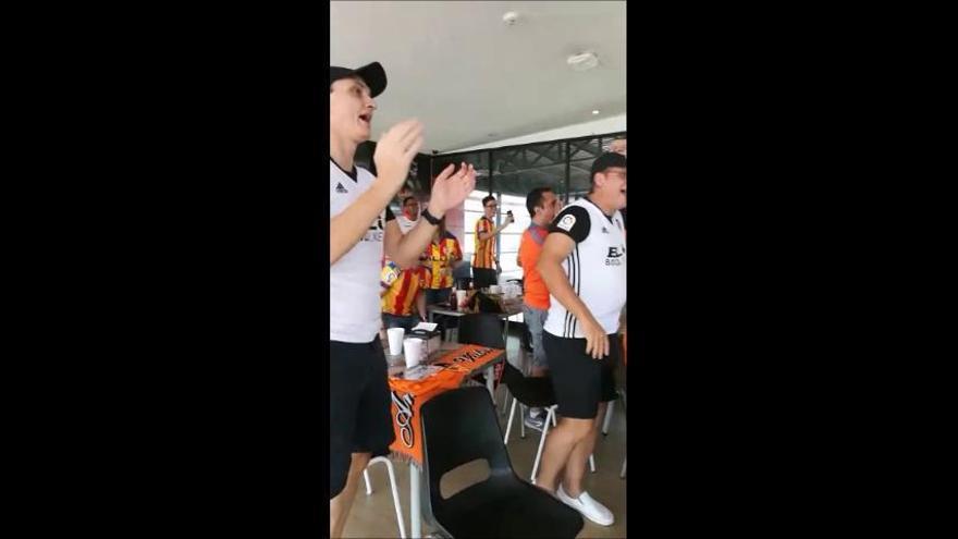 Así celebra el gol la Penya Valencianista de Panamá