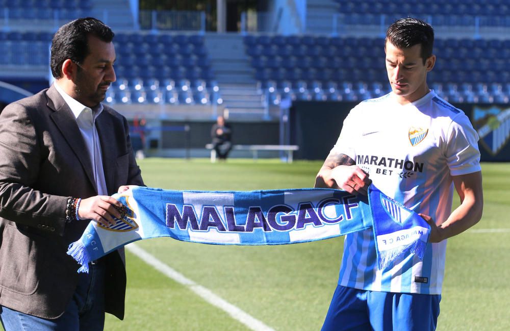 El defensa madrileño es presentado en La Rosaleda como nuevo jugador del Málaga CF. Es la tercera incorporación en el mercado invernal del club blanquiazul.