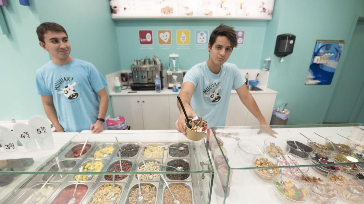 El iogurt gelat es pot personalitzar amb ‘toppings’