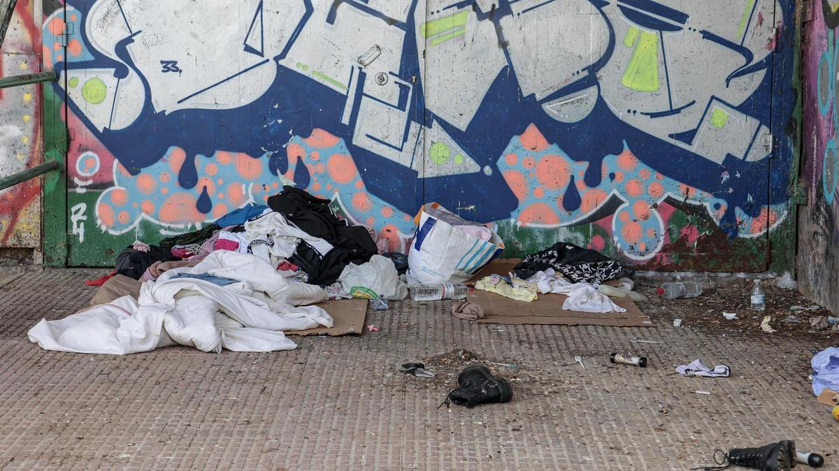 Acumulación de basura cerca del parque.