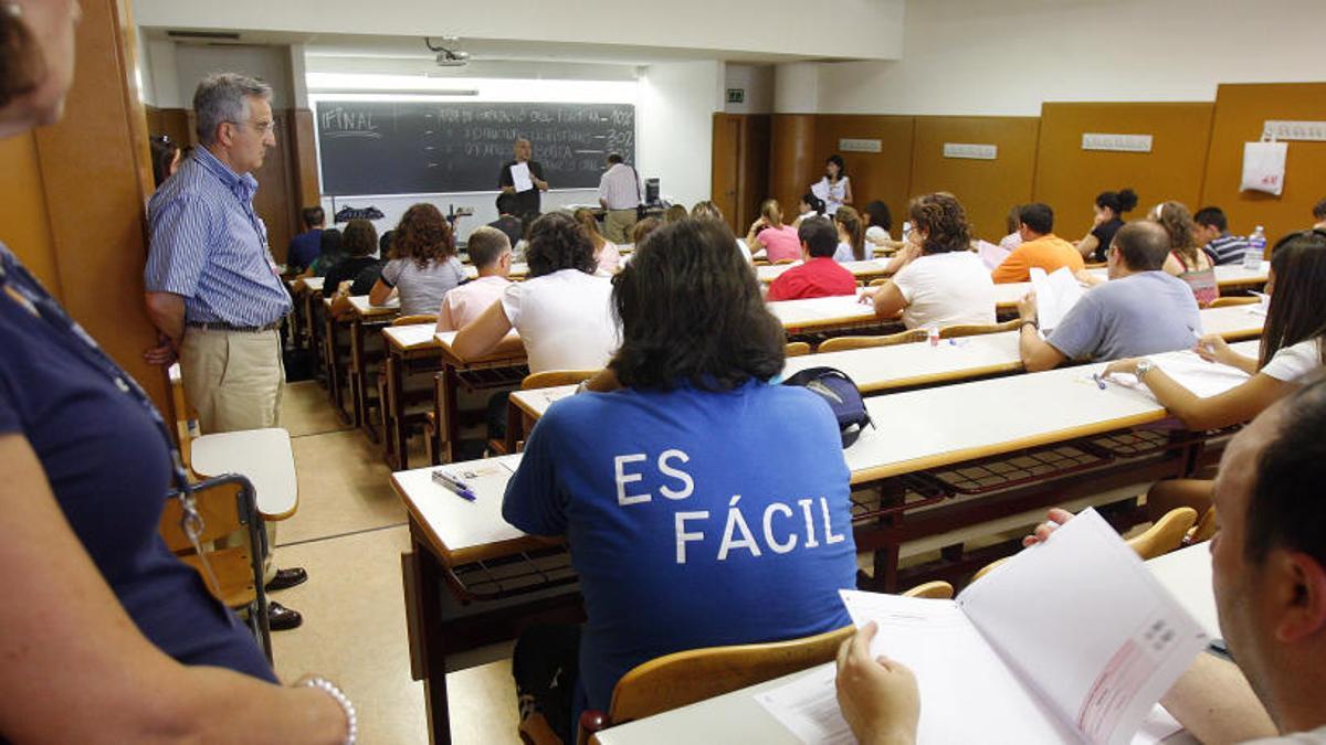 Exámenes de Valenciano de la Junta Qualificadora en imagen de archivo