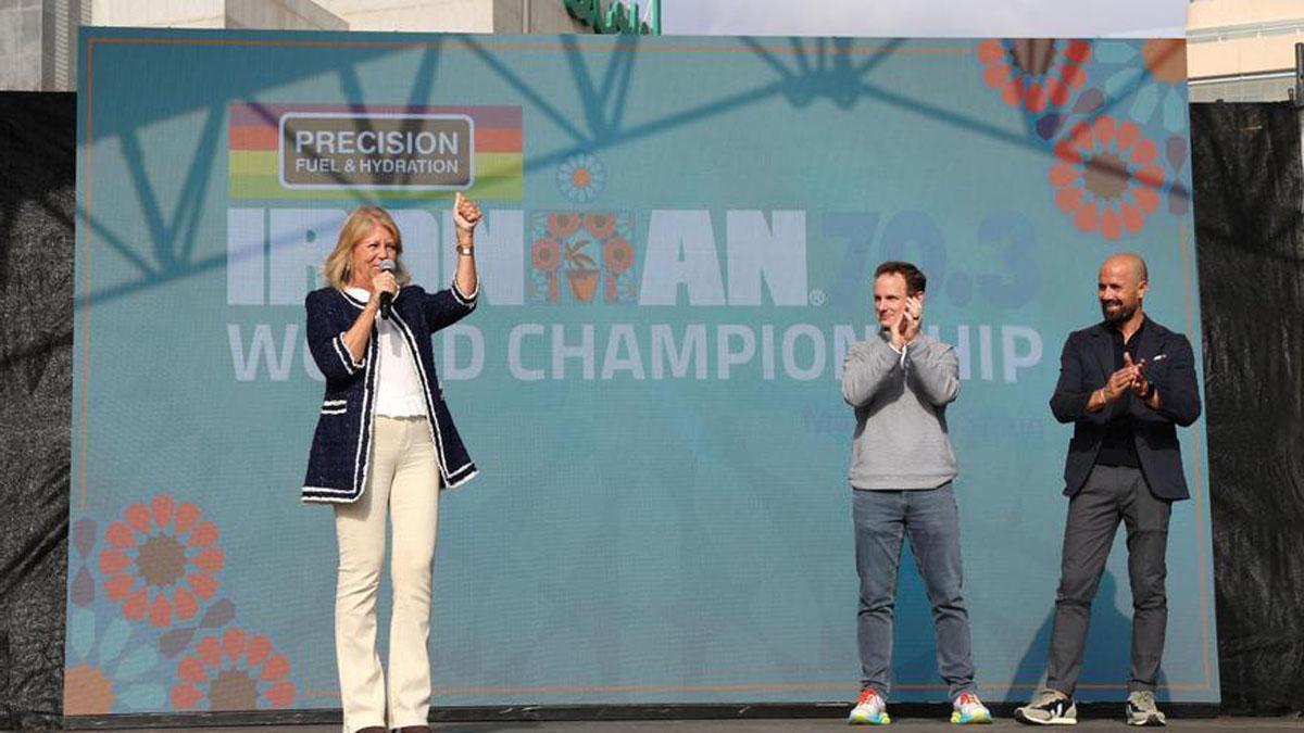 Imagen de archivo de la alcaldesa de Marbella en la celebración del Ironman en la localidad.