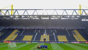 Ansu y Ferm赤n trolean a la prensa en Dortmund Ansu y Ferm赤n trolean a la prensa en Dortmund