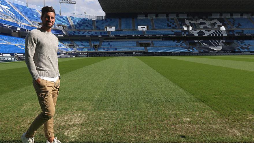 Adrián González vuelve mañana al equipo contra el Nástic tras cumplir un partido de sanción.