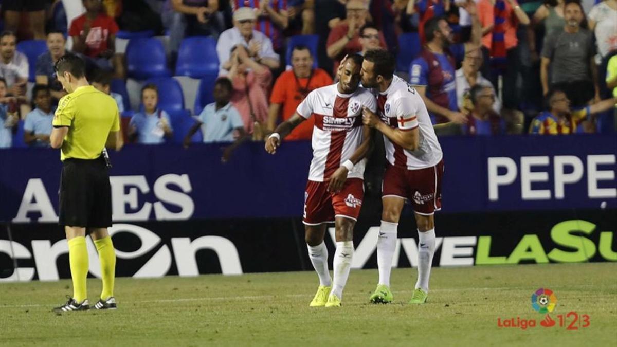 El Huesca logró una remontada histórica en el Ciutat de Valencia