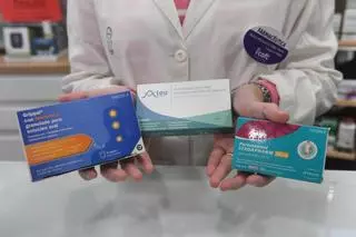 Antigripales y test ‘vuelan’ en las farmacias de A Coruña en la ‘antesala’ del pico de contagios