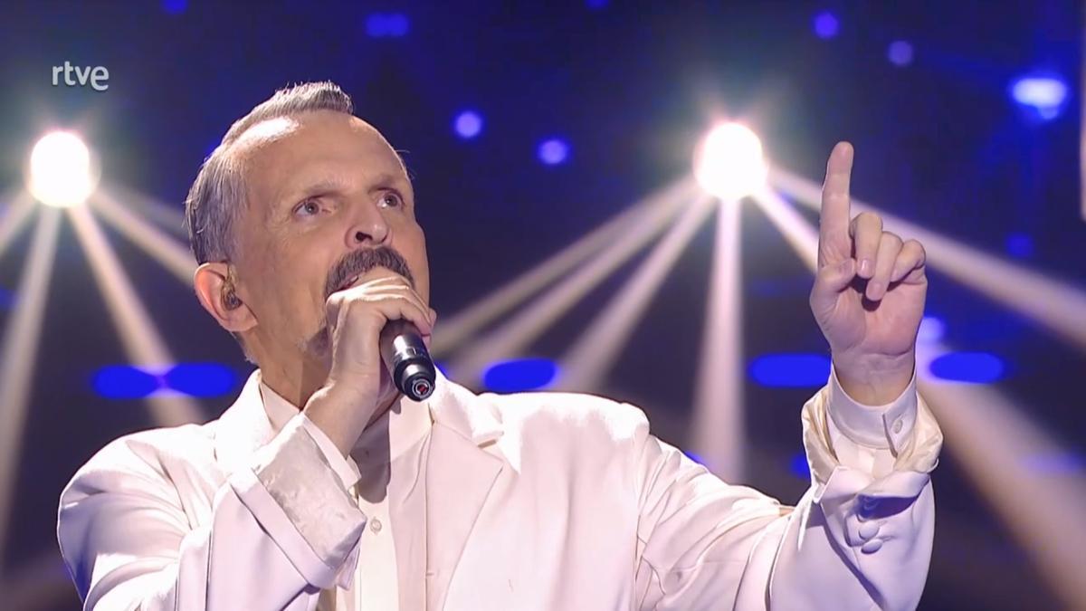 Miguel Bosé cantó en ‘Cover night’ (TVE).