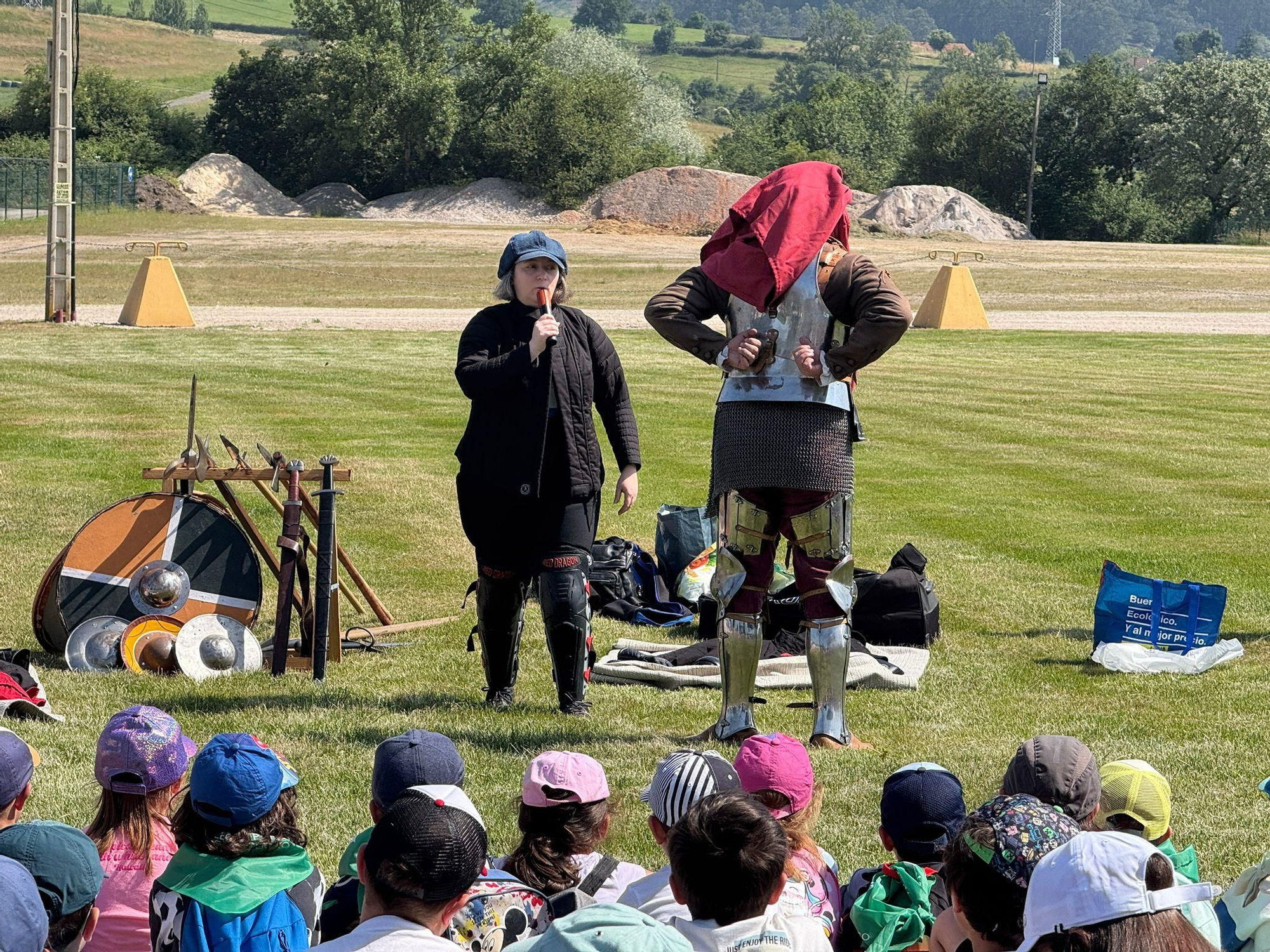 Un día de historia y convivencia entre los escolares de Llanera
