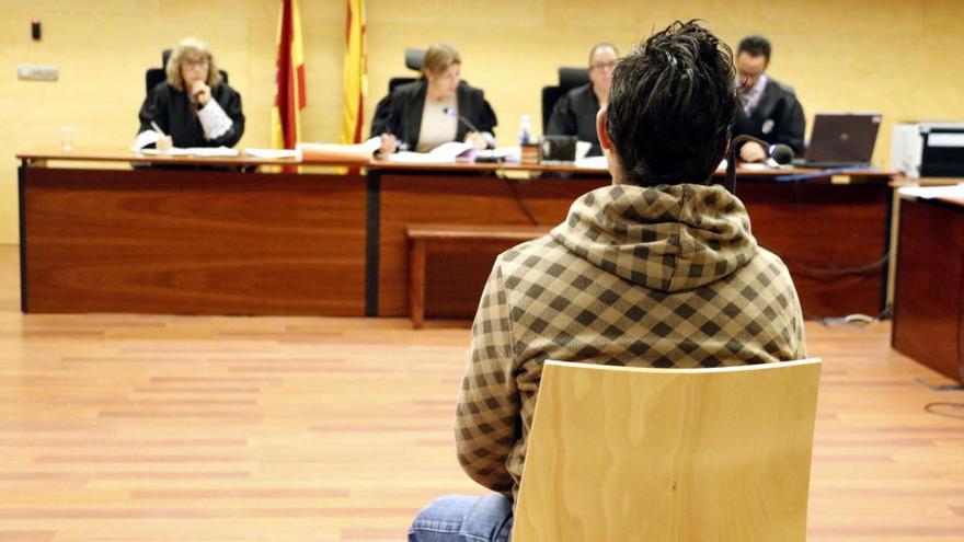 L&#039;acusat d&#039;agredir sexualment una nena de vuit anys a Palafrugell davant el tribunal de l&#039;Audiència de Girona