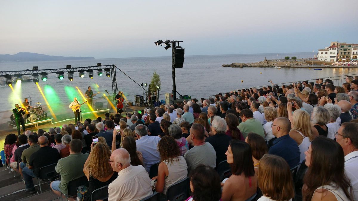 Les imatges del concert de Blaumut al Festival Portalblau de l’Escala 2025