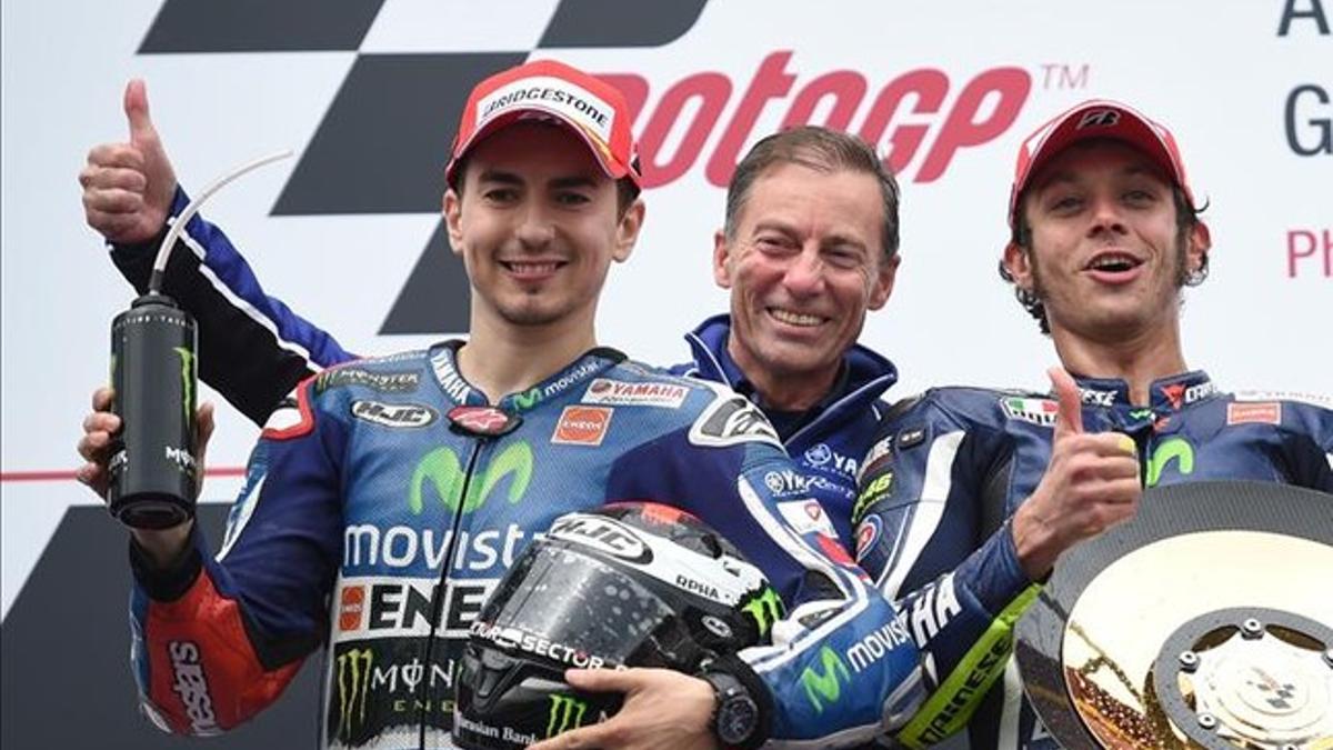 Lorenzo y Rossi en el podio