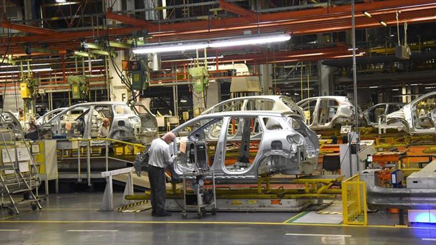 1 PSA compra las plantas europeas de Opel PSA-Opel: año cero 2 El grupo francés exige un ahorro de costes del 17% 3 Los ajustes que plantea para equipararse a Vigo 4 Las líneas rojas de los representantes sindicales 5 El bloqueo del convenio rompe el clima de paz social