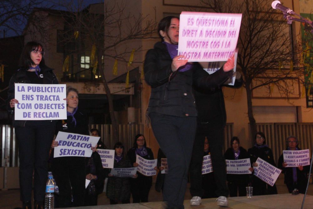 Multitudinària manifestació feminista a Girona