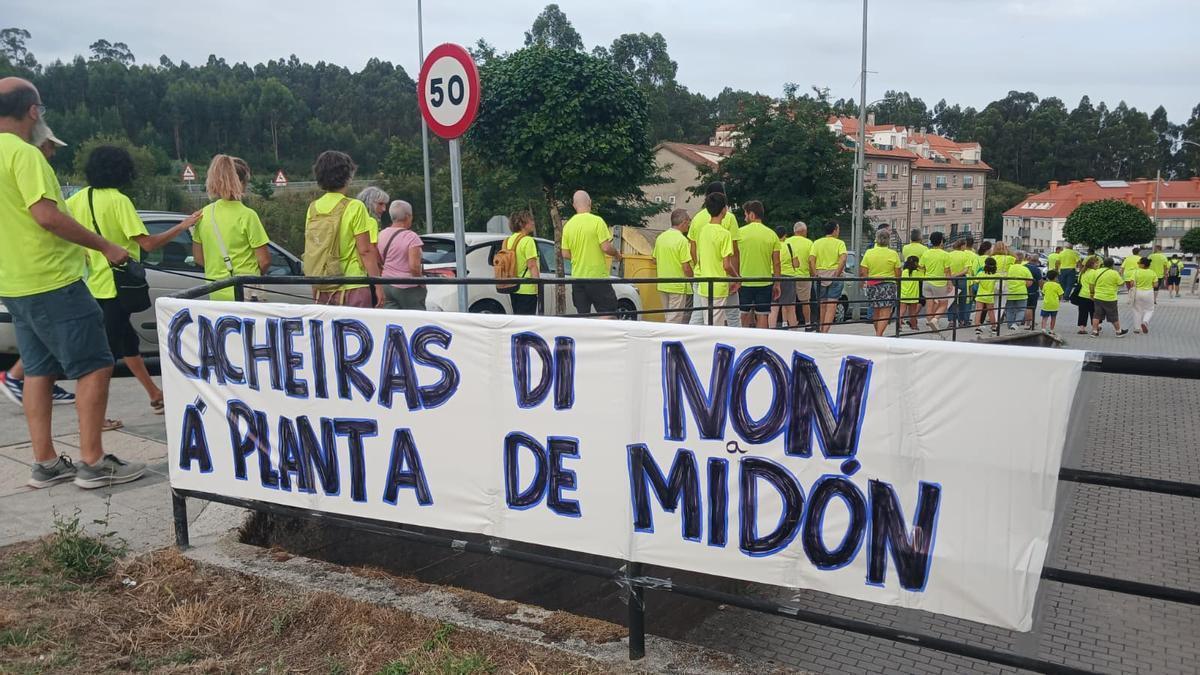 Movilización de la plataforma vecinal que se opone a la planta de inertes proyectada en Cacheiras.