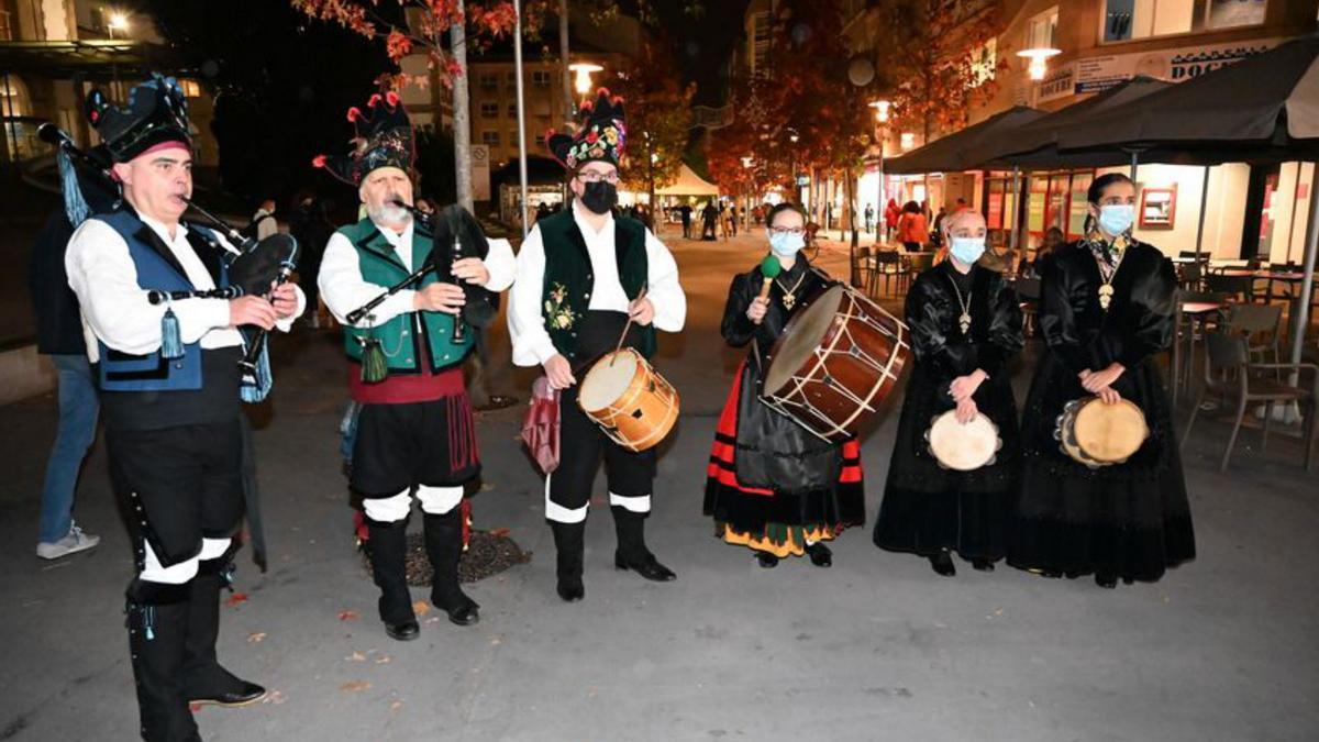 Toda una fiesta para la reapertura de la calle Loureiro Crespo 