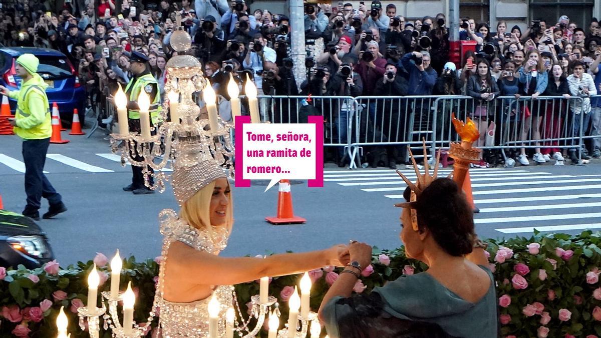 Katy Perry entregando romero en la Gala Met