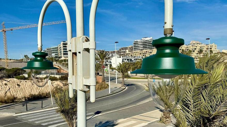 Elche proyecta farolas solares en zonas mal iluminadas de pedanías