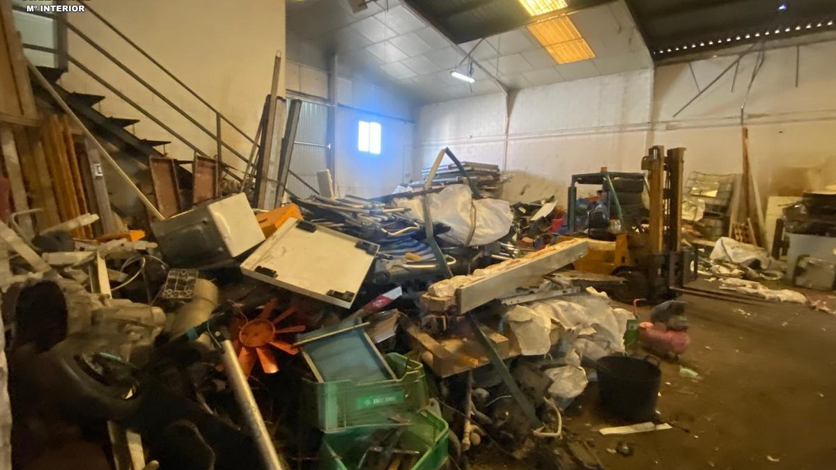 Ordenan el cierre de una chatarrería en Benigànim por el riesgo medioambiental