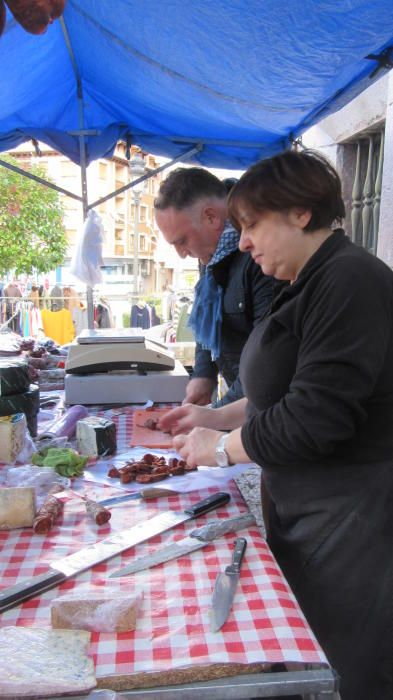 El chef José Andrés revoluciona "la plaza" de Cangas de Onís