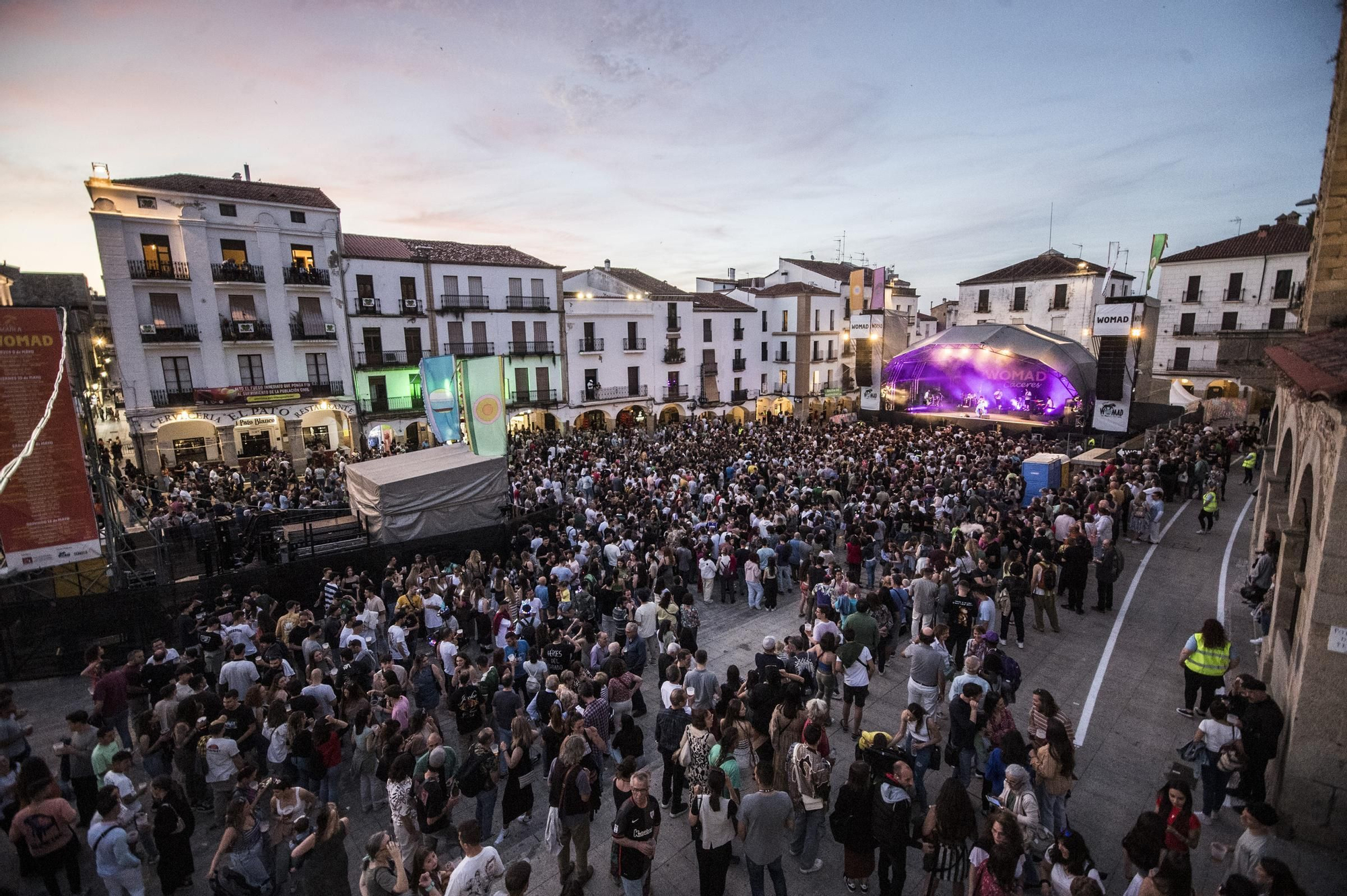 Vive el primer concierto de Womad en Cáceres