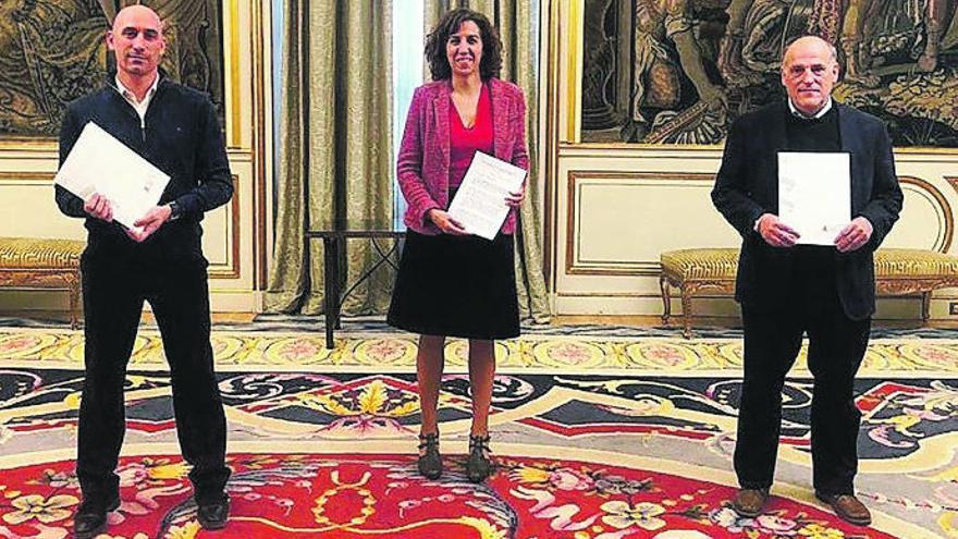 Luis Rubiales, Irene Lozano y Javier Tebas, tras la reunión mantenida el sábado.