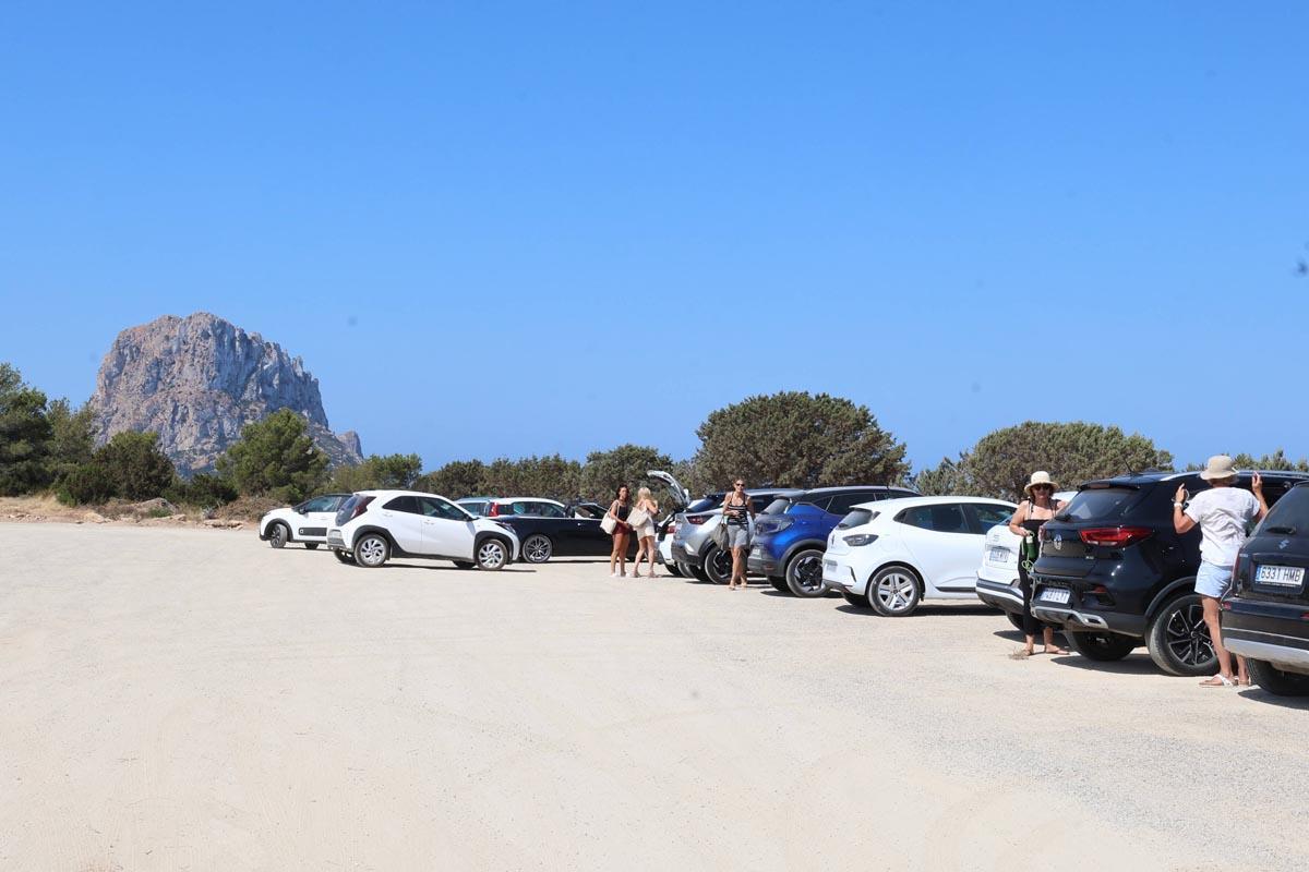 Galería: Reabre el parking de Cala d'Hort