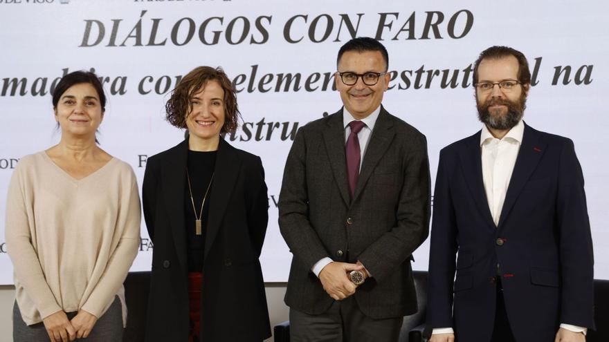 A arquitecta Cristina Ouzande; a subdirectora de FARO, Irene Bascoy; o conselleiro do Medio Rural, José González e o xerente do Clúster da Madeira, Ricardo González, onte en “Diálogos con FARO”.