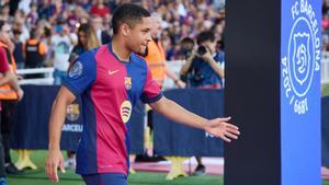 Vitor Roque en su presentación en el Gamper