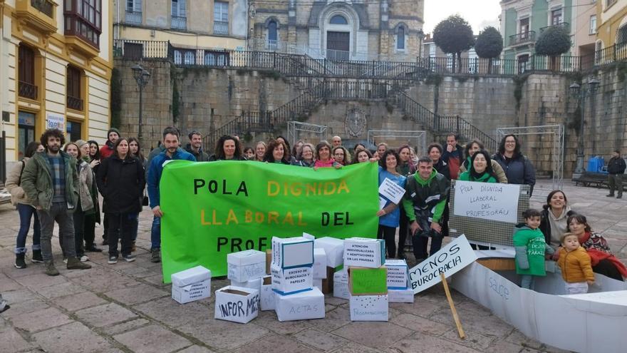 El profesorado del Centro-Oriente reclama en Infiesto respeto y dignidad laboral