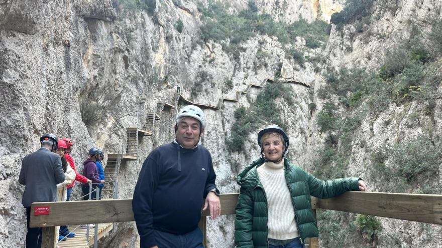 La pasarela del pantano de Relleu abre al público un nuevo tramo de 20 metros