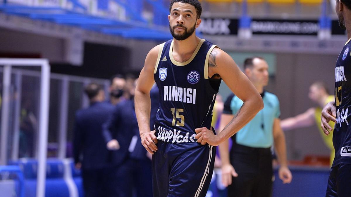 Darius Thompson, con la camiseta del Brindisi italiano.