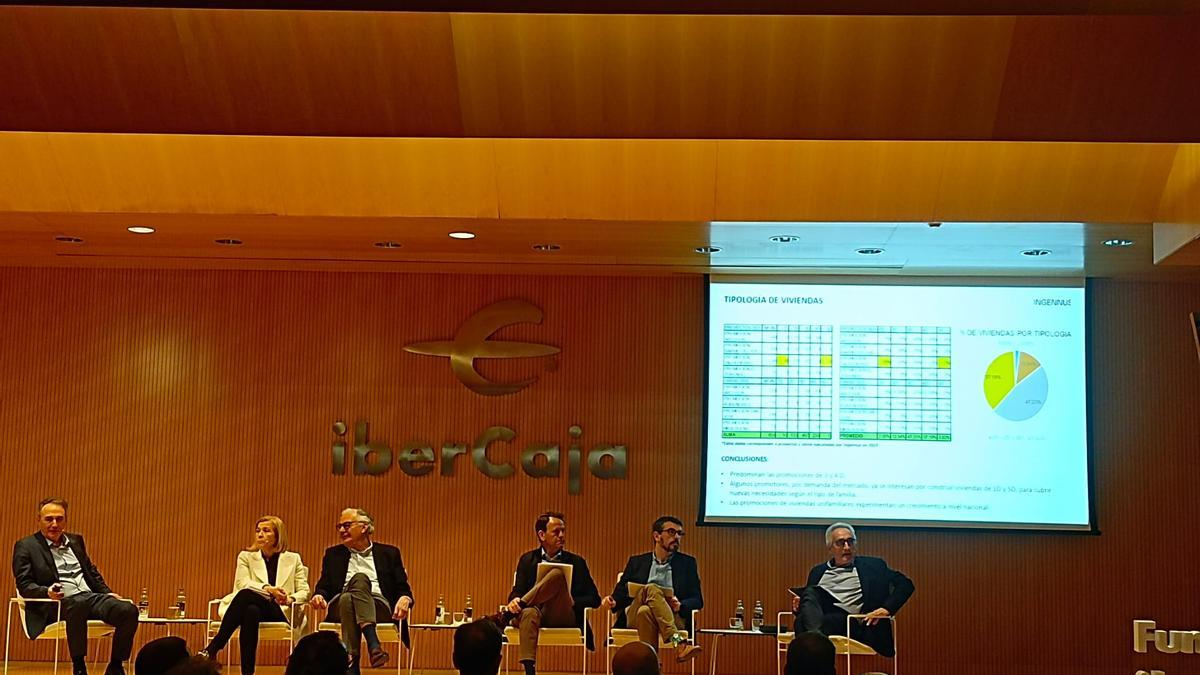 Un momento de la presentación del Informe del Mercado Inmobiliario de Aragón del último trimestre de 2023, este lunes.