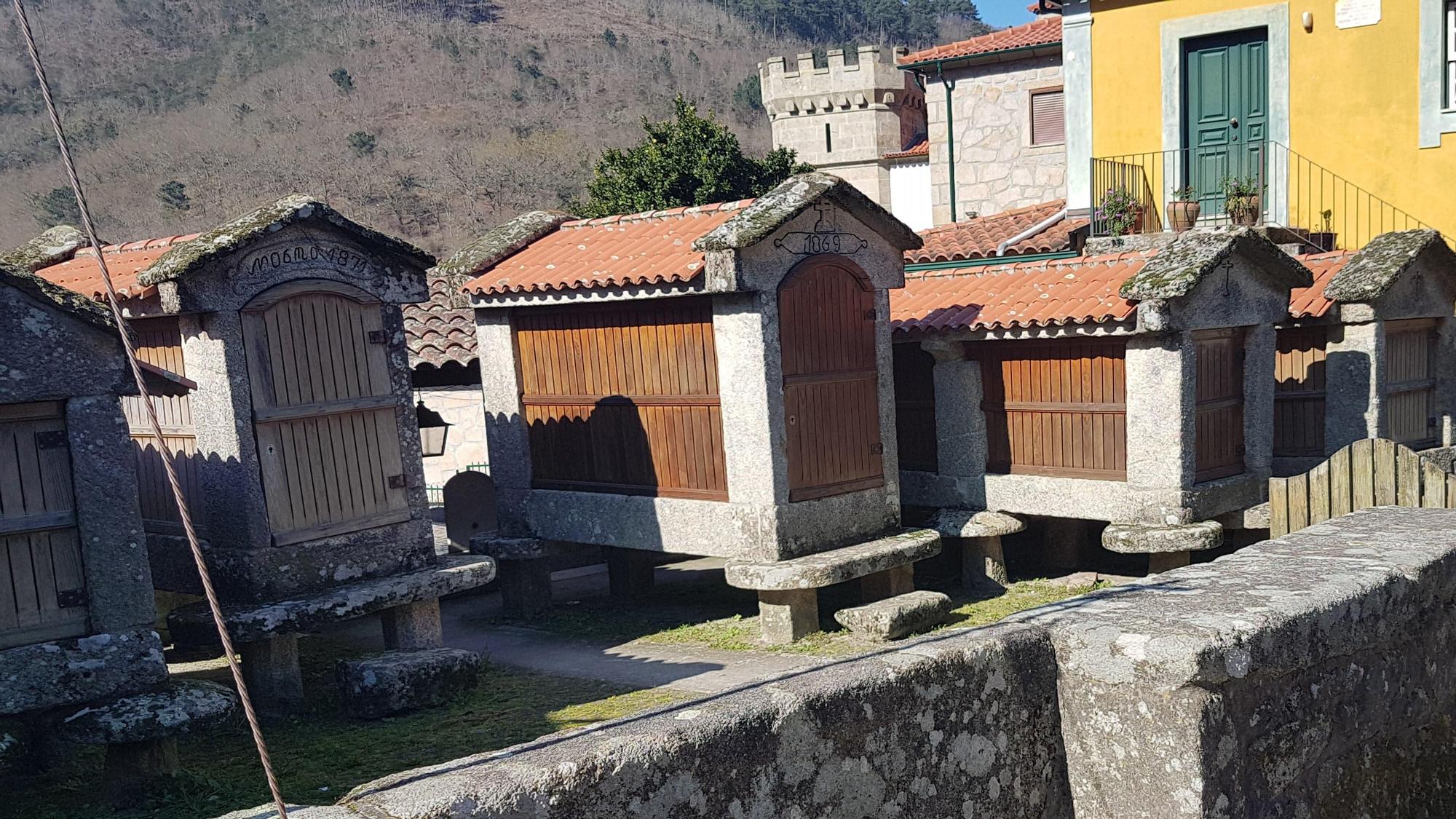 Hórreos en la aldea de Sistelo.