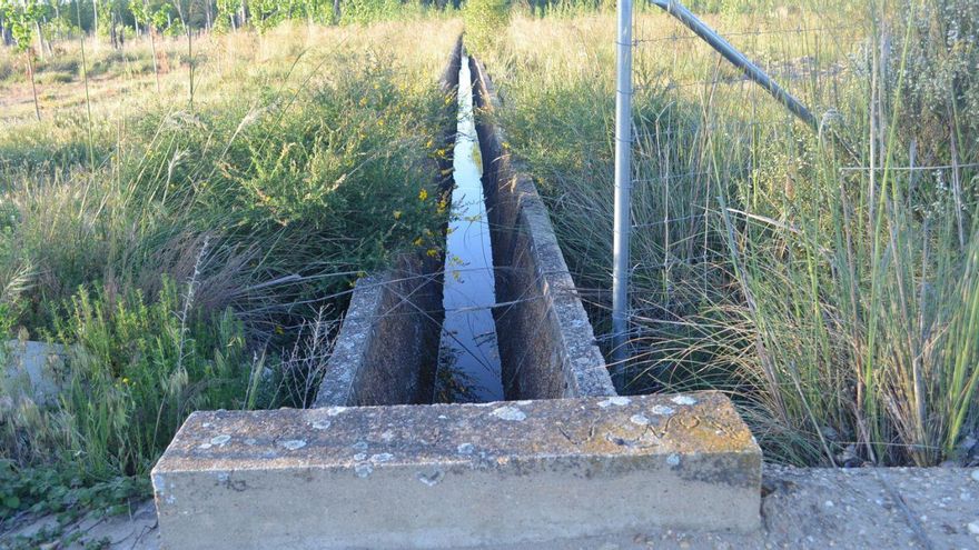 Una acequia en la zona del Tera. | E. P.