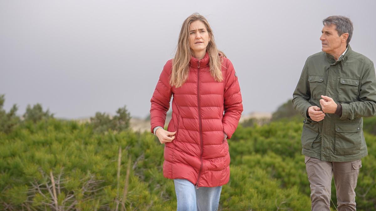 Sara Aagesen, ministra de Transición Ecológica, ha visitado este viernes la finca Los Mimbrales y los sondeos de agua de Matalascañas, en Huelva.