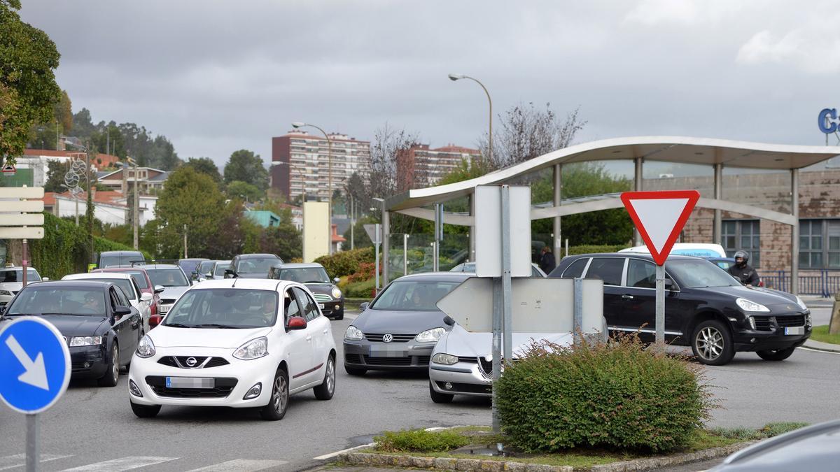 Pequeñas colisiones son frecuentes en glorietas.