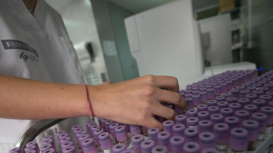 Laboratorio de un hospital de la provincia, en imagen de archivo