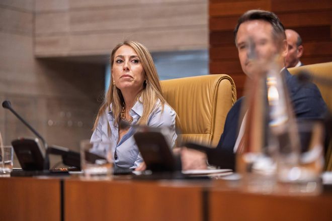 Fotogalería | Las imágenes del pleno en la Asamblea de Extremadura