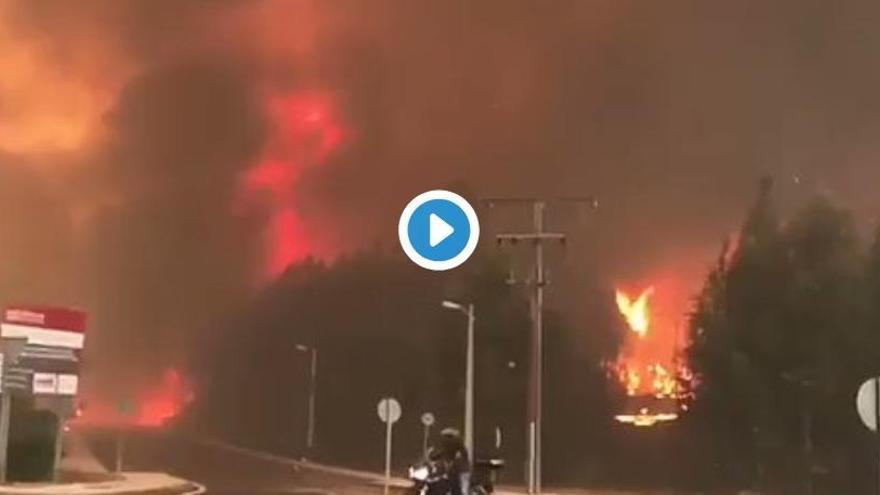 VÍDEO | El foc porta el pànic a les carreteres de Galícia