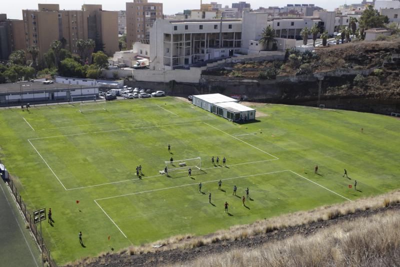 Entrenamiento CD Tenerife Es a puerta cerrada  | 12/03/2020 | Fotógrafo: Delia Padrón