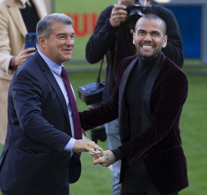 Presentación Dani Alves - Las imágenes del show que han dado la vuelta al mundo