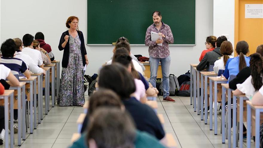 Los alumnos extremeños pierden un punto entre el Bachillerato y la EBAU